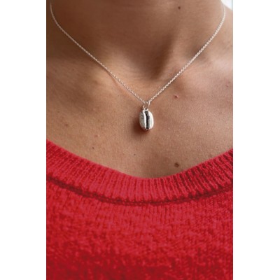 Silver Coffee Bean Necklace en Cafés La Mexicana