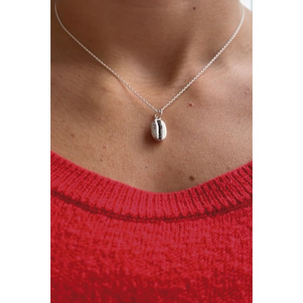 Silver Coffee Bean Necklace en Cafés La Mexicana